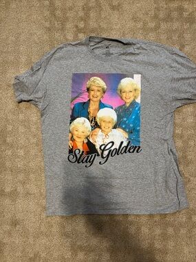 XL Gray 'Stay Golden' Graphic Tee with Colorful Portrait